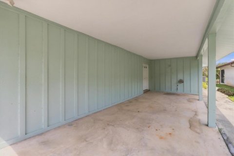 Villa ou maison à louer à Homosassa, Floride: 2 chambres, 112.32 m2 № 2386559 - photo 4