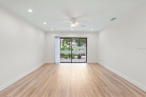 Villa ou maison à louer à Homosassa, Floride: 2 chambres, 112.32 m2 № 2386559 - photo 18