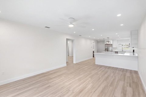 Villa ou maison à louer à Homosassa, Floride: 2 chambres, 112.32 m2 № 2386559 - photo 16