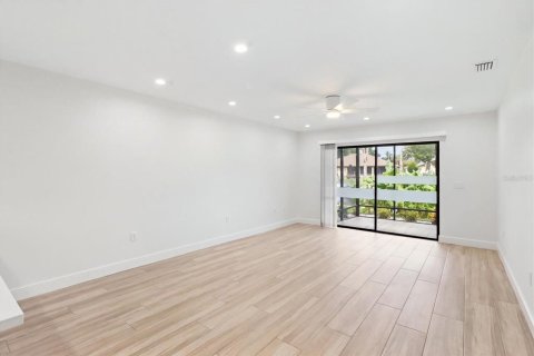 Villa ou maison à louer à Homosassa, Floride: 2 chambres, 112.32 m2 № 2386559 - photo 17
