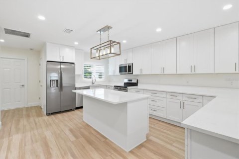 Villa ou maison à louer à Homosassa, Floride: 2 chambres, 112.32 m2 № 2386559 - photo 8