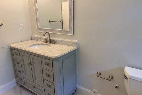 House in Hollywood, Florida 4 bedrooms, 192.31 sq.m. № 1762775 - photo 8