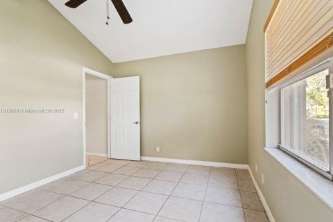 Casa en venta en Pembroke Pines, Florida, 4 dormitorios, 263.75 m2 № 1968730 - foto 26