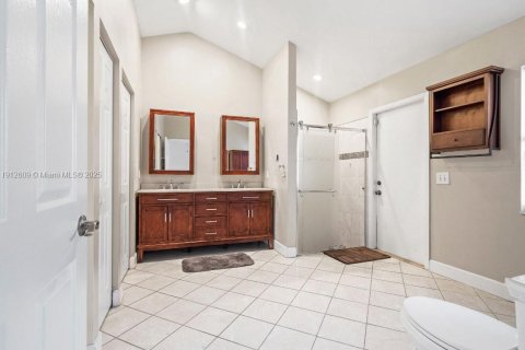 Casa en venta en Pembroke Pines, Florida, 4 dormitorios, 263.75 m2 № 1968730 - foto 10