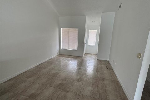 House in Orlando, Florida 2 bedrooms, 85.66 sq.m. № 2111723 - photo 4