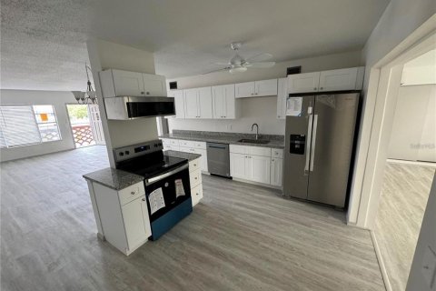 Condo in Clearwater, Florida, 2 bedrooms  № 2362265