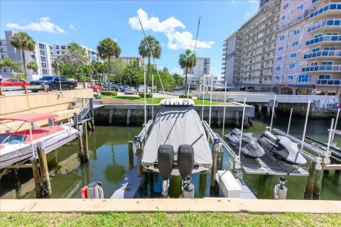 Condo in Hillsboro Beach, Florida, 2 bedrooms № 2082294 - photo 23