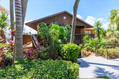 Condo in Hillsboro Beach, Florida, 2 bedrooms № 2082294 - photo 25