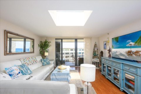 Condo in Hillsboro Beach, Florida, 2 bedrooms № 2082294 - photo 5