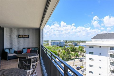 Condo in Hillsboro Beach, Florida, 2 bedrooms № 2082294 - photo 3