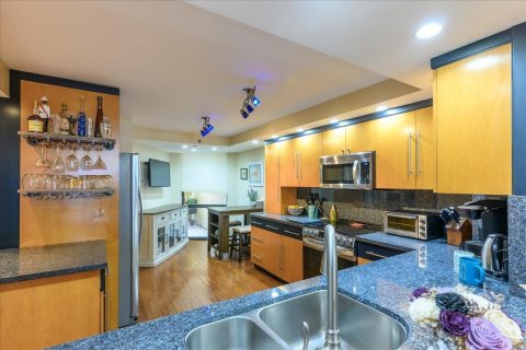 Condo in Hillsboro Beach, Florida, 2 bedrooms № 2082294 - photo 8