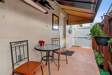 Casa en venta en Hollywood, Florida, 3 dormitorios, 150.5 m2 № 1969803 - foto 18