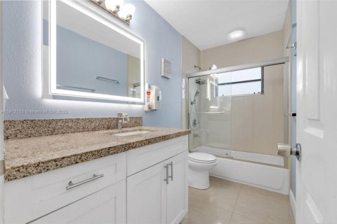 Casa en venta en Hollywood, Florida, 3 dormitorios, 150.5 m2 № 1969803 - foto 17