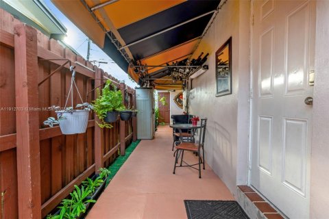 Casa en venta en Hollywood, Florida, 3 dormitorios, 150.5 m2 № 1969803 - foto 19