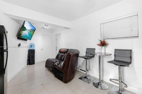 Casa en venta en Hollywood, Florida, 3 dormitorios, 150.5 m2 № 1969803 - foto 24