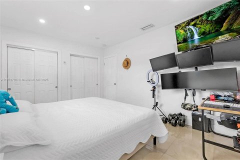 Casa en venta en Hollywood, Florida, 3 dormitorios, 150.5 m2 № 1969803 - foto 15