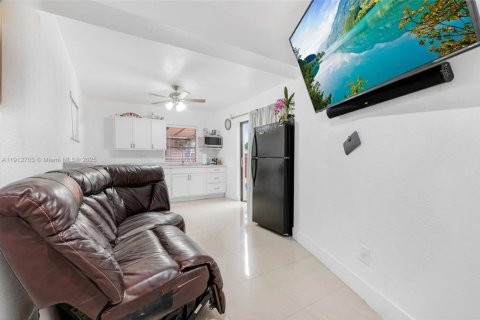 Casa en venta en Hollywood, Florida, 3 dormitorios, 150.5 m2 № 1969803 - foto 25