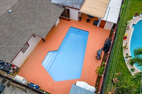 Casa en venta en Hollywood, Florida, 3 dormitorios, 150.5 m2 № 1969803 - foto 3