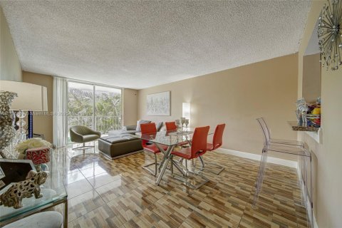 Condominio en venta en Miami, Florida, 2 dormitorios, 109.16 m2 № 2019875 - foto 2