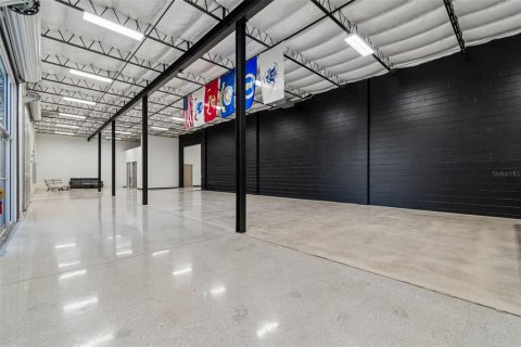 Immobilier commercial à louer à Dade City, Floride № 2166711 - photo 8