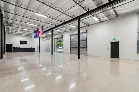 Immobilier commercial à louer à Dade City, Floride № 2166711 - photo 5