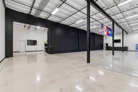 Immobilier commercial à louer à Dade City, Floride № 2166711 - photo 3