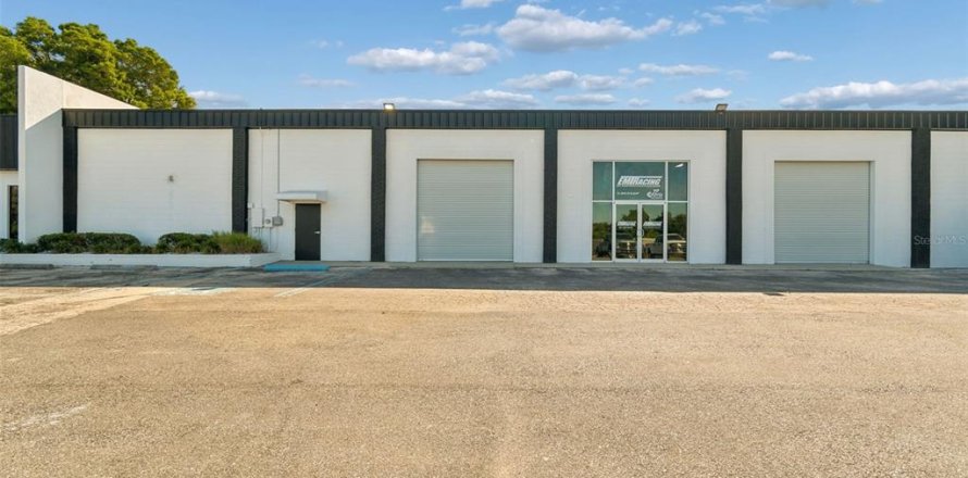 Immobilier commercial à Dade City, Floride № 2166711