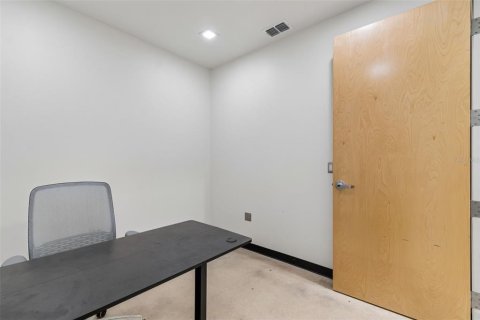 Immobilier commercial à louer à Dade City, Floride № 2166711 - photo 22