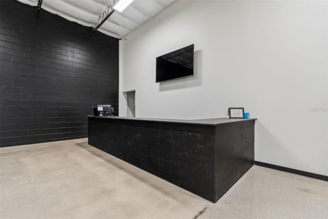 Immobilier commercial à louer à Dade City, Floride № 2166711 - photo 12