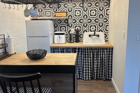Снять в аренду квартиру в Данедин, Флорида 4 комнаты, 51.1м2, № 2097786 - фото 8