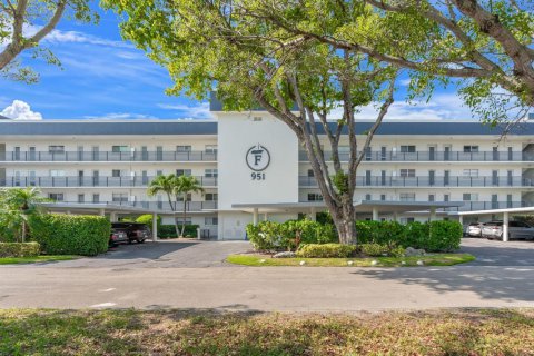 Condo in Delray Beach, Florida, 2 bedrooms № 2188345 - photo 3
