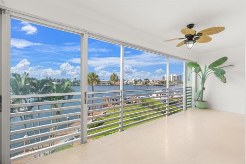 Condo in Delray Beach, Florida, 2 bedrooms  № 2188345