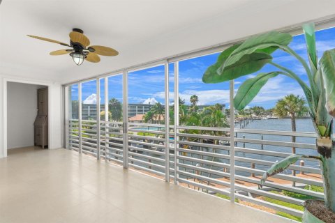 Condo in Delray Beach, Florida, 2 bedrooms № 2188345 - photo 4