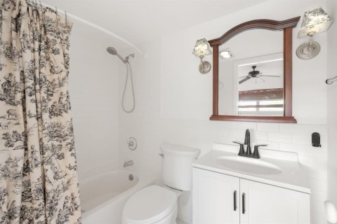 Condo in Delray Beach, Florida, 2 bedrooms № 2188345 - photo 14