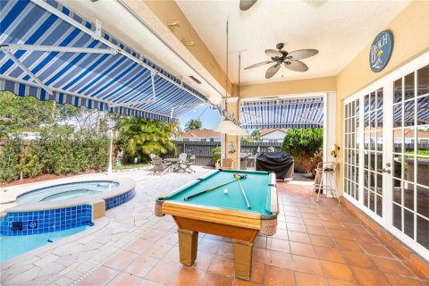 Casa en venta en Miami, Florida, 5 dormitorios, 308.81 m2 № 1697793 - foto 6