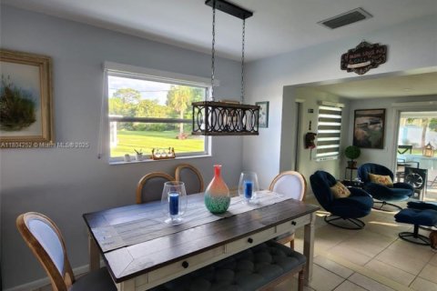 Купить виллу или дом в Форт Майерс, Флорида 3 спальни, 121.98м2, № 1982544 - фото 16