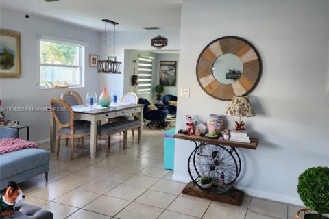 Купить виллу или дом в Форт Майерс, Флорида 3 спальни, 121.98м2, № 1982544 - фото 15