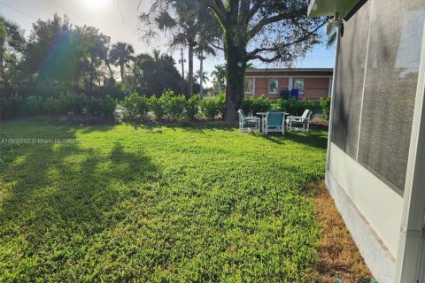 Купить виллу или дом в Форт Майерс, Флорида 3 спальни, 121.98м2, № 1982544 - фото 25