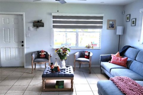 Купить виллу или дом в Форт Майерс, Флорида 3 спальни, 121.98м2, № 1982544 - фото 6