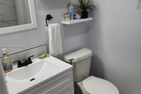 Купить виллу или дом в Форт Майерс, Флорида 3 спальни, 121.98м2, № 1982544 - фото 13