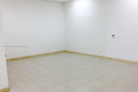 Купить коммерческую недвижимость в Помпано-Бич, Флорида № 1957938 - фото 8