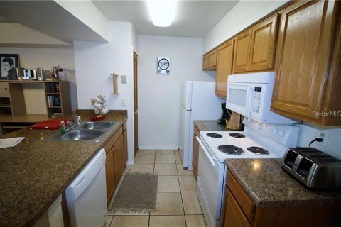 Condo in Kissimmee, Florida, 3 bedrooms  № 1518100 - photo 6