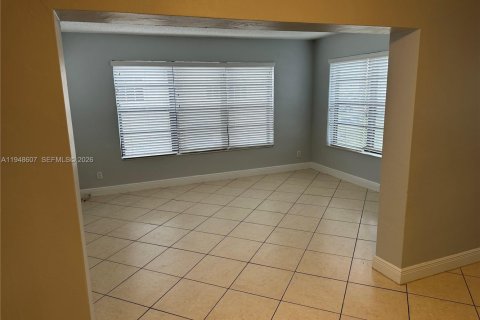 Снять в аренду виллу или дом в Майами, Флорида 3 спальни, 112.88м2, № 2005301 - фото 25