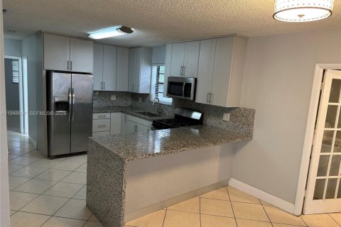 Снять в аренду виллу или дом в Майами, Флорида 3 спальни, 112.88м2, № 2005301 - фото 21