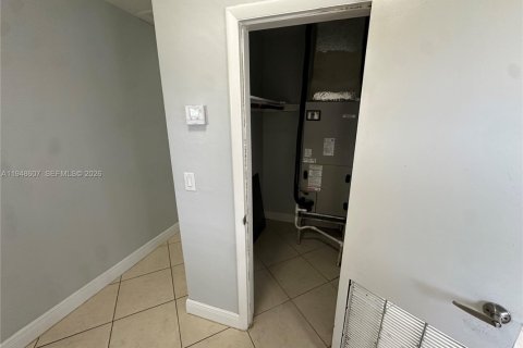 Снять в аренду виллу или дом в Майами, Флорида 3 спальни, 112.88м2, № 2005301 - фото 8