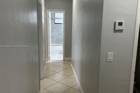 Снять в аренду виллу или дом в Майами, Флорида 3 спальни, 112.88м2, № 2005301 - фото 13