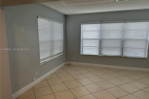 Снять в аренду виллу или дом в Майами, Флорида 3 спальни, 112.88м2, № 2005301 - фото 26