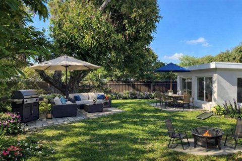 Купить виллу или дом в Форт-Лодердейл, Флорида 3 спальни, 131.18м2, № 2051621 - фото 17