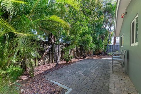 Propiedad comercial en venta en Wilton Manors, Florida, 162.21 m2 № 2084887 - foto 23