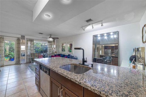 Propiedad comercial en venta en Wilton Manors, Florida, 162.21 m2 № 2084887 - foto 12
